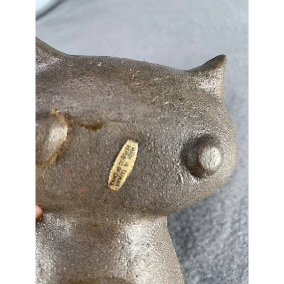 Vintage Cast Iron Cat-Shaped Dish With Amber Accents - Picture 3 of 8